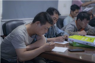 朝陽集團(tuán)開展行車和有限作業(yè)空間安全操作培訓(xùn)、道路交通安全培訓(xùn)